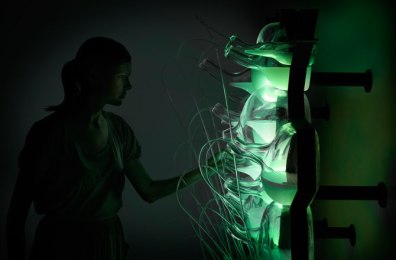 hacking-bacteria-bio-light-670