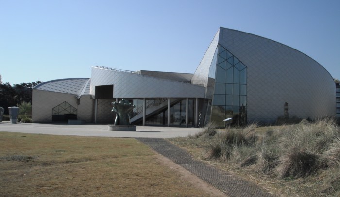 Juno Beach Centre, front entrance