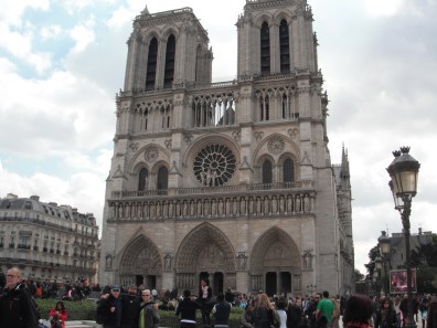 Notre Dame, exterior