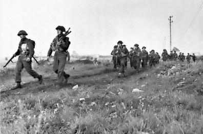 Winnipeg_Rifles_advance_inland