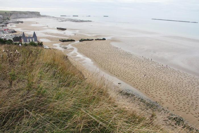 Arromanches_The Fallen